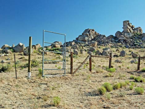 Mid Hills to Hole-in-the-Wall Trail